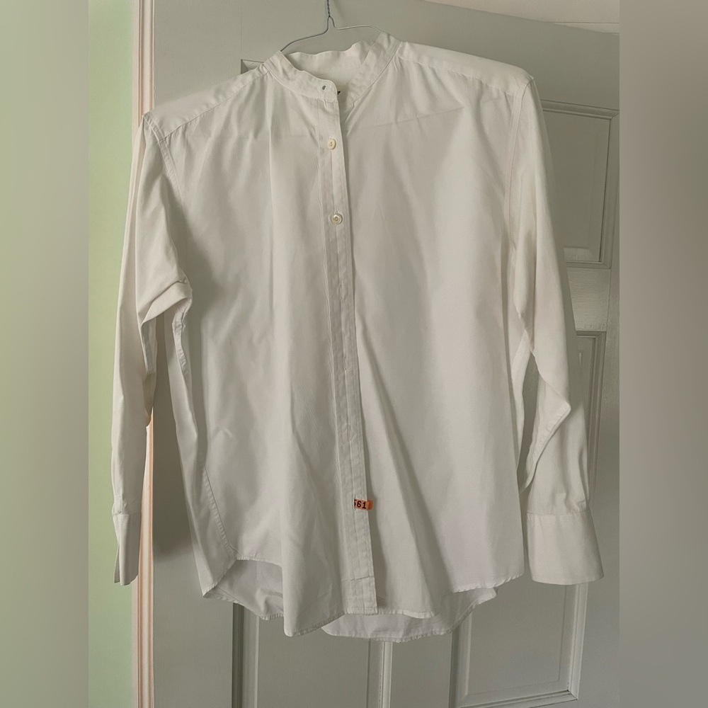 Banana Republic Classic White Button-Up Shirt